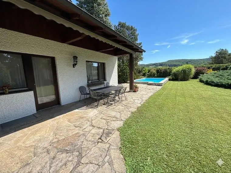 218m² Wohnnutzfläche &amp; 823m² Grundfläche: Einfamilienhaus mit Pool &amp; Sauna, in Wilfersdorf bei Tulln