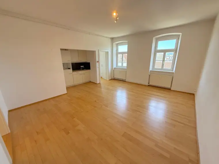 Wohnglück im Zentrum: Helle 2-Zimmer-Wohnung mit Charme