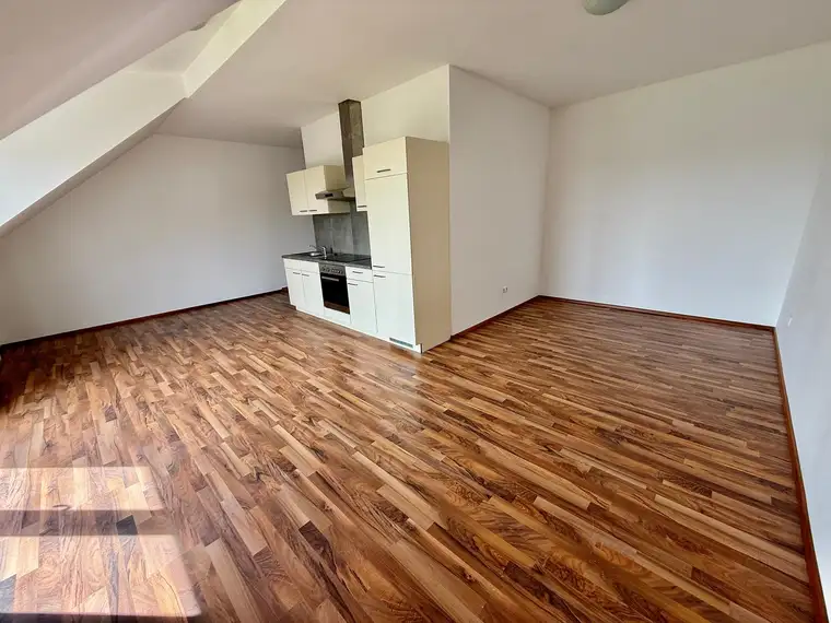Ab Jänner verfügbar: Schöne 2-Zimmer Dachgeschosswohnung in Pottenbrunn