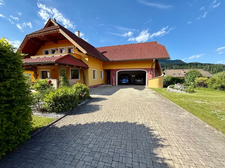 Einfamilienhaus mit Garten, Pool und Kamin in Sankt Oswald