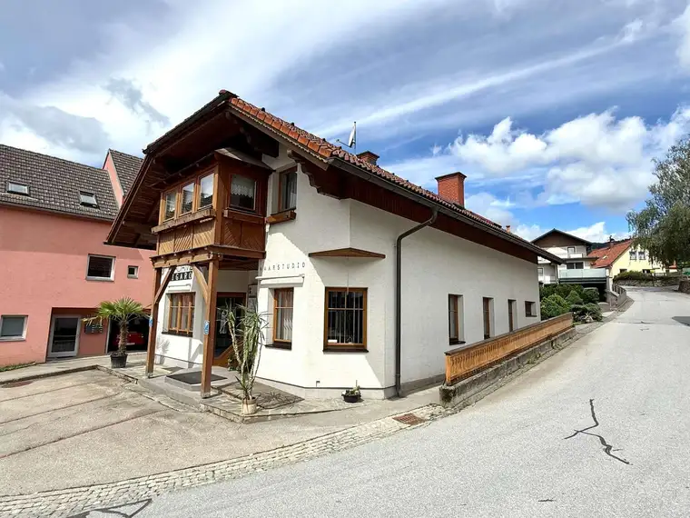 Wohnhaus mit Geschäftslokal am Kammersberg – Potenzial für Ihre Ideen