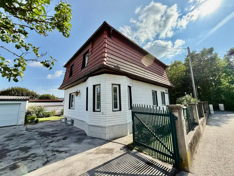 Einfamilienhaus mit Garten und Pool in Ruhiger Wohnsiedlung, direkt bei St.Pölten!