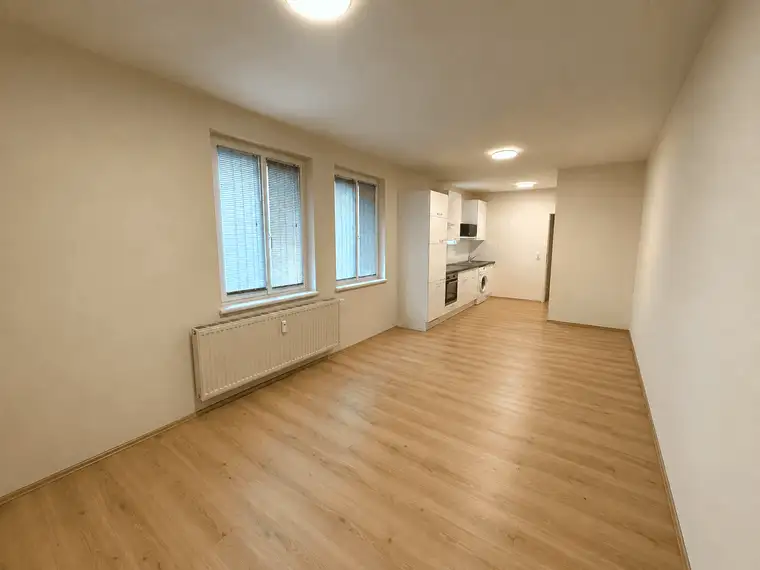 Helle 2-Zimmer-Wohnung mit Balkon und KFZ-Stellplatz