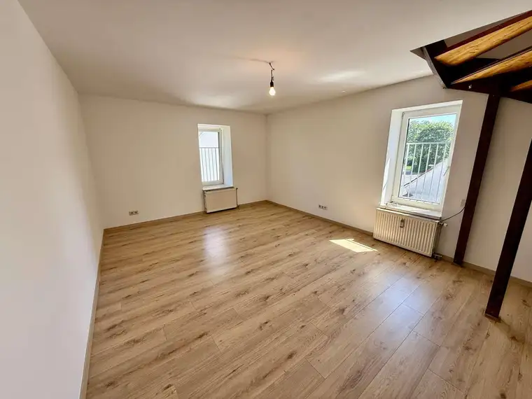 Neuer Eigentümer schafft neues Wohngefühl: Großzügige Maisonette-Wohnung