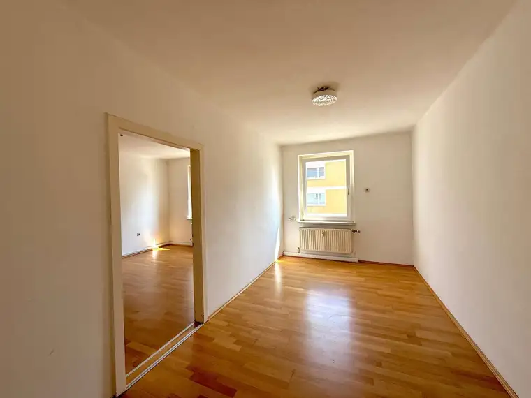 Sofort bezugsbereit: Charmante 2-Zimmer-Wohnung mit getrennter Küche