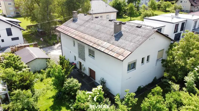 Großes Wohnhaus mit ca. 320 m² Gesamtnutzfläche