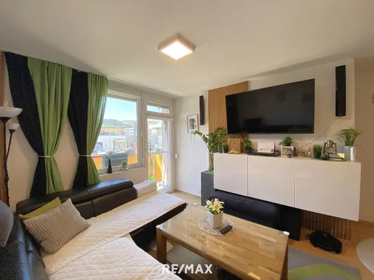 Modern, zentral, bezugsbereit - Kernsanierte 3,5-Zimmer-Wohnung mit hervorragender Infrastruktur