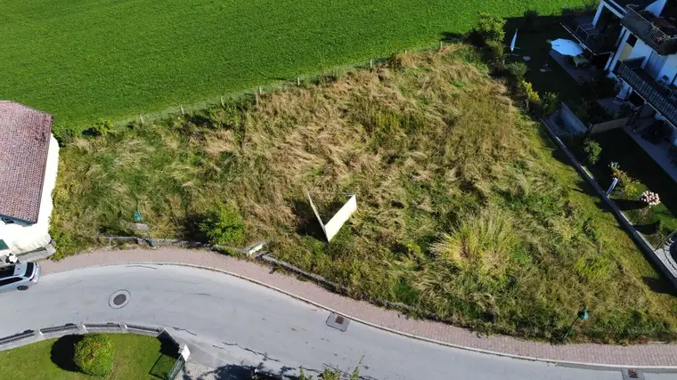 Sonniges Baugrundstück