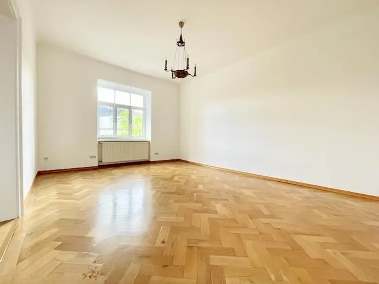Helle freundliche 3,5 Zi Wohnung mit Balkon