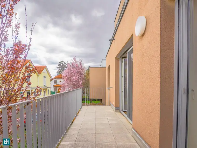 Moderne Terrassenwohnung in Grünruhelage