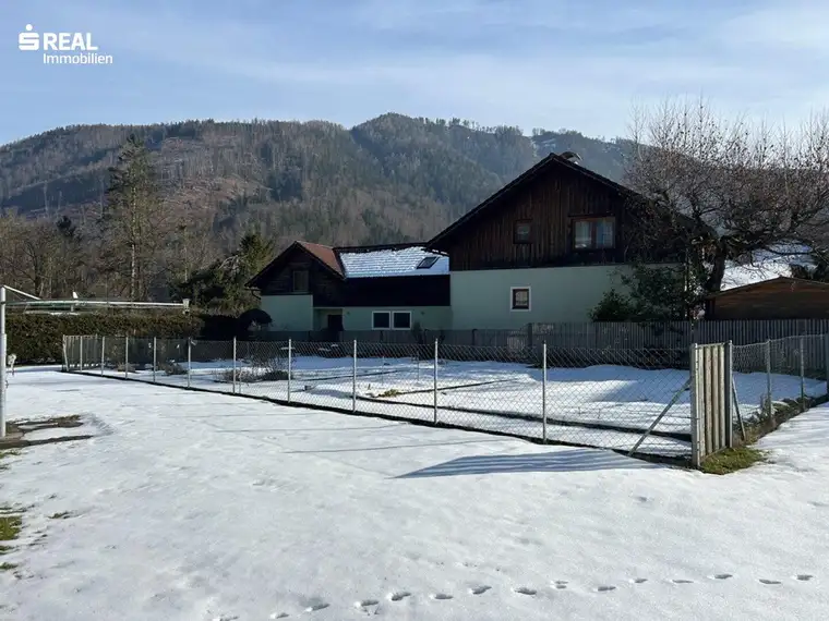 Eigentumswohnung in St. Gallen mit kleinem Eigengarten und Garage