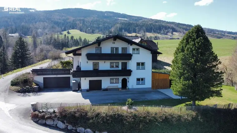 Anwesen mit Blick auf die Berge und in das Ennstal