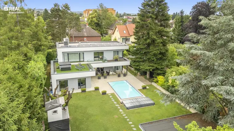 Luxuriöse Designer-Villa zum Soforteinzug