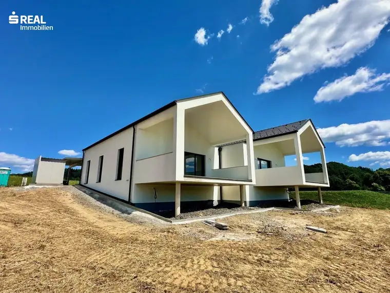 Moderne Wohnung mit Eigengarten - Kirchbach