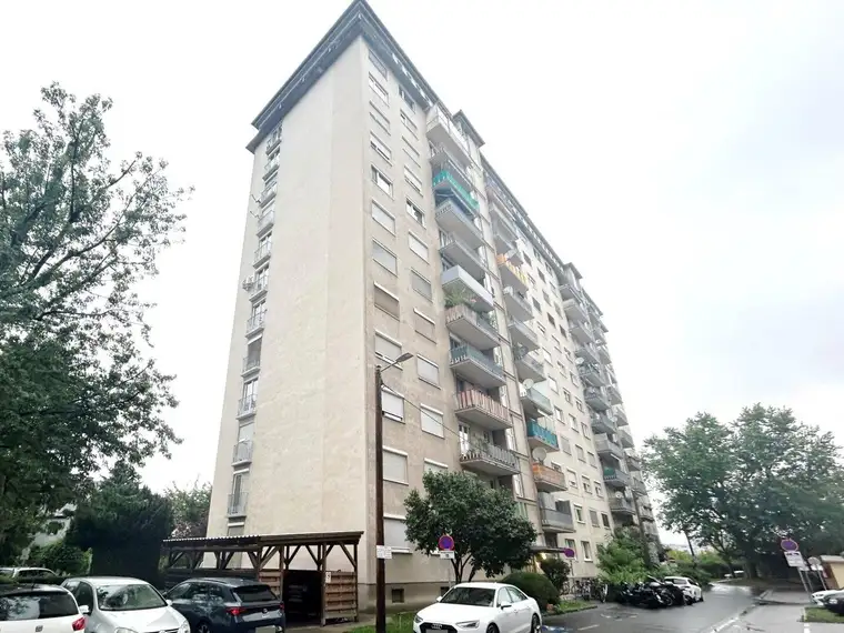 3-Zimmer-Wohnung mit Schloßbergblick in Graz-Liebenau - sanierungsbedürftig