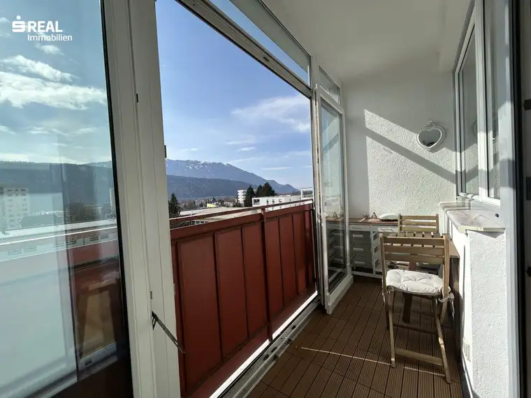 3-Zimmer Miet-Stadtwohnung mit verbauten südseitigem Balkon