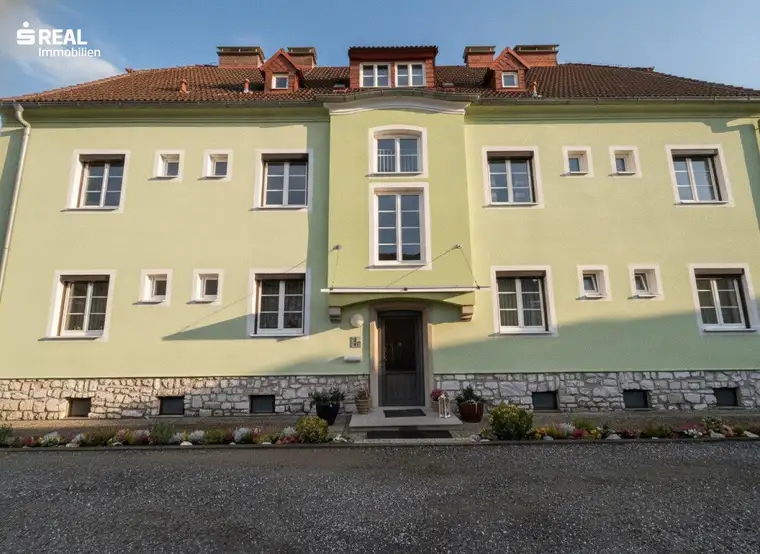 Gemütliche Dachgeschosswohnung mit wunderschönem Kamin