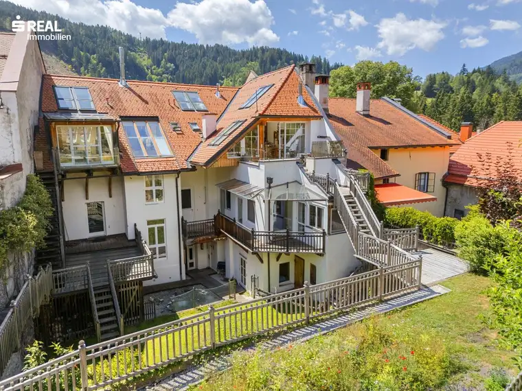 Urbaner Luxus trifft auf lebendige Tradition-Historisches Stadthaus mit Loftcharakter, vier Terrassen und rund 428 m² Wohnfläche im Herzen von Murau
