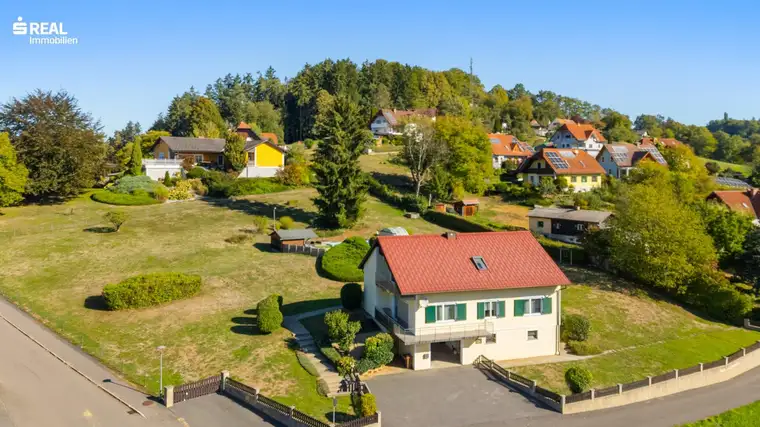 Ihr neues Zuhause mit großem Garten &amp; Pool in Ruhelage!