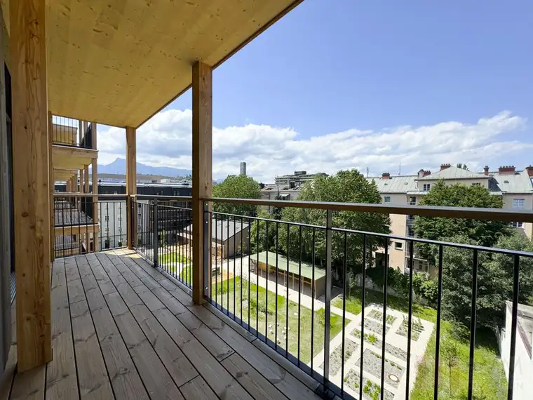 2 - ZIMMER MIT BALKONALTSTADTNÄHEERSTBEZUG!