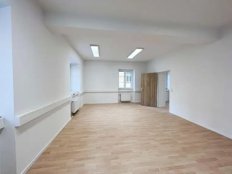 Helle Bürofläche mit 100 m² // ITZLING