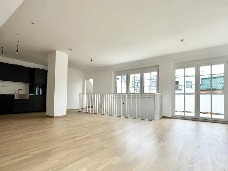 Unbefristeter WG-Traum im Biedermeier-Schlössl – 5-Zimmer-Maisonette mit 2 Bädern und großzügiger Terrasse!