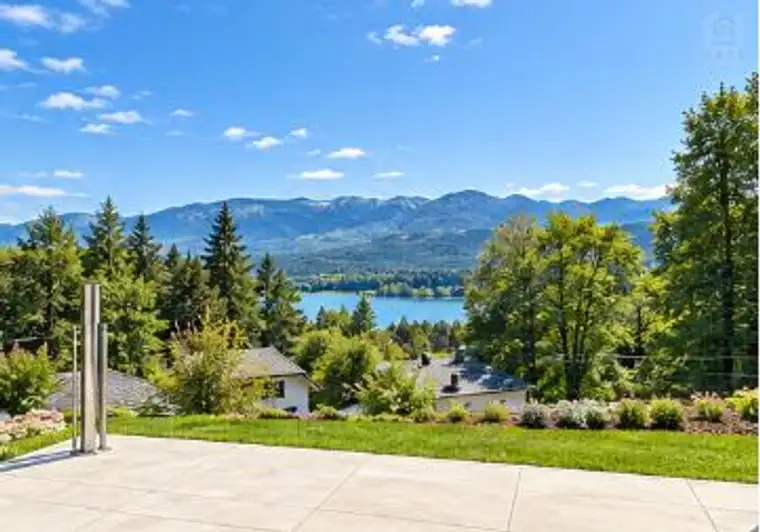 Erstbezug mit Seeblick – hochwertiges Wohnen in sonniger Aussichtslage über Velden!