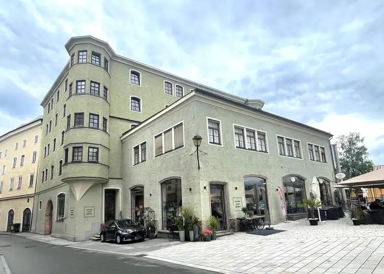 Frisch sanierte 3 Zimmer mit Blick auf die Pernerinsel
