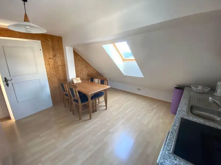 Adnet - tolle 2 Zimmer Dachgeschosswohnung