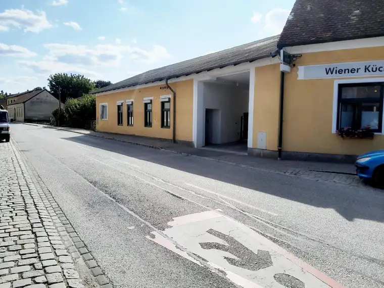 Nur halbe Miete im 1. Jahr! Erstbezug - barrierefreie Praxis oder Büro, neu saniert, mit Einlagerungsraum und Autoabstellplatz