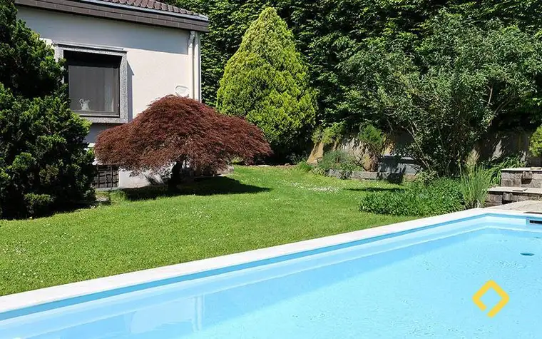 Keferfeld | Eckreihenhaus mit Garten und Pool