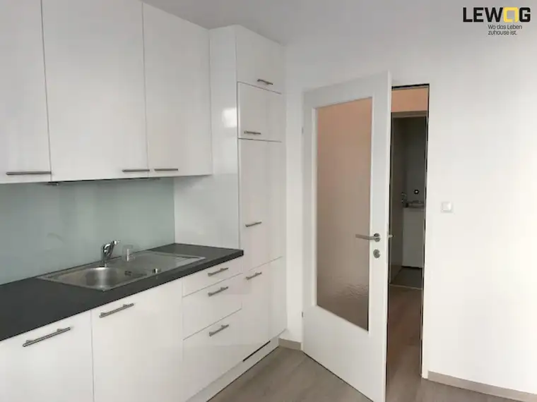 Charmante Altbau-Wohnung - generalsaniert