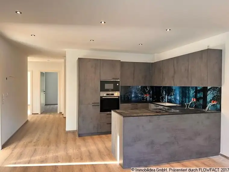 Barrierefreie 4-Zimmer-Neubauwohnung mit Lift, großem Keller und 2 PKW-Stellplätzen in ruhiger Lage