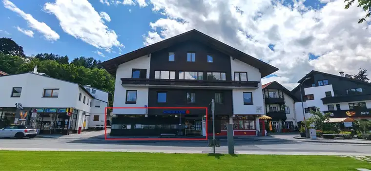 Ab sofort: Großzügiges Geschäftslokal im Herzen von Igls (#10440)