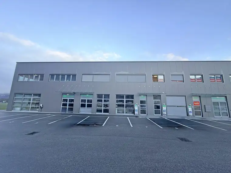 Moderne Gewerbeeinheit in Kolsass: 200m², Fußbodenheizung, 3 Stellplätze, Top-Ausstattung!