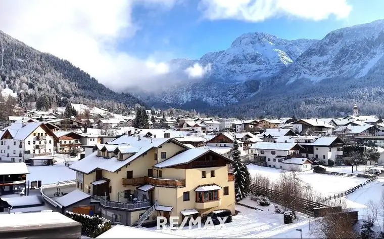 Toplage und Tradition: Hotel in den Tiroler Bergen an der Zugspitze!