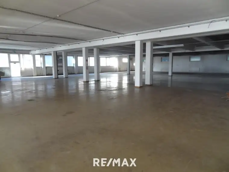 Lager-/Produktionsfläche mit 2 kleinen Büros in Imst mit ca. 280m² zu mieten