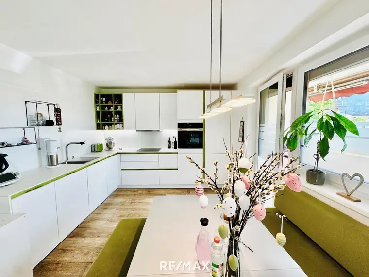 Familienfreundliche 4-Zimmer-Wohnung mit Tiefgaragenabstellplatz, Loggia, Gartenanlage &amp; nachhaltiger Heizung