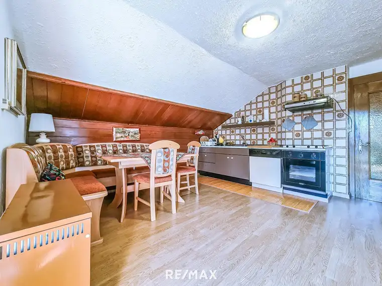 Vielseitiges 3-Parteienhaus in zentraler Ruhelage von Seefeld – ideal für Eigennutzer &amp; Investoren!
