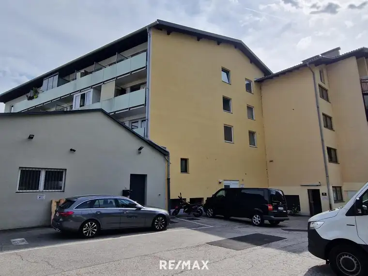 Gut vermietetes Renditeobjekt mit Balkon in der Kranebitter Allee 88!