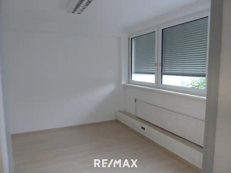 Moderne - barrierefrei erreichbare - Bürofläche in Autobahnanschlussnähe Innsbruck/West zu mieten