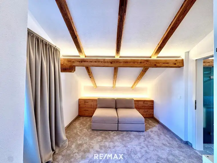 Haus mit zwei Wohnungen auf ca. 820 m² Traumgrundstück mit Berg &amp; Flussblick