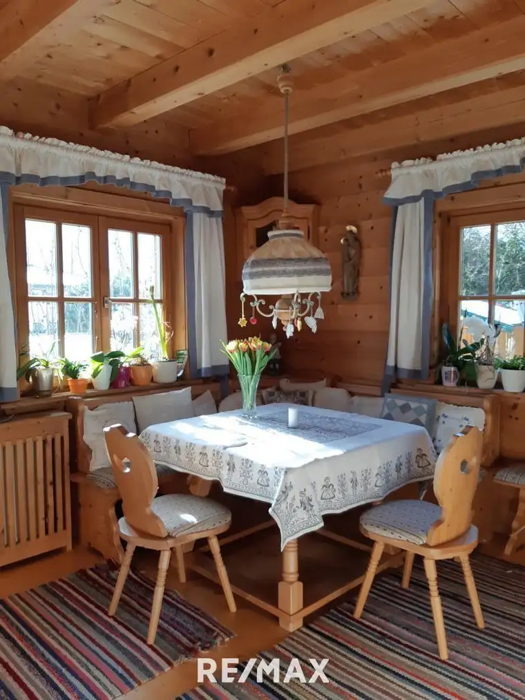 Charmantes Tiroler Bio-Blockhaus in Zirl zum Kauf