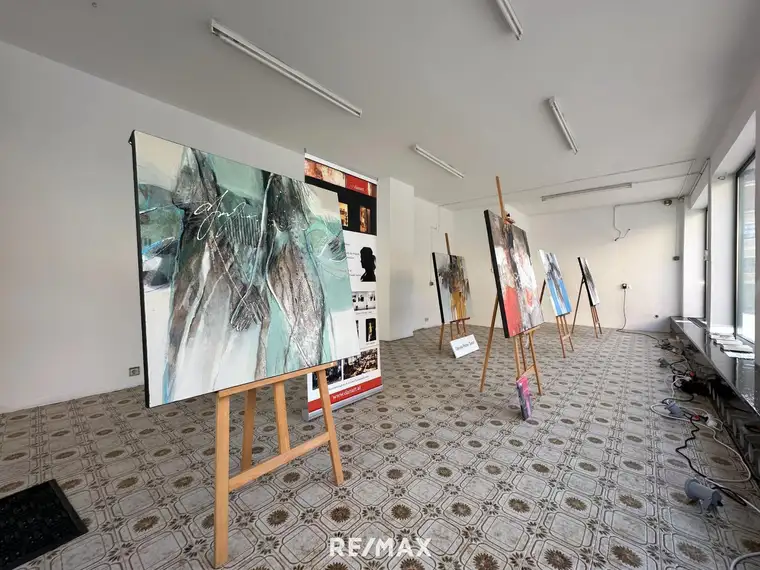 Zentral gelegenes Geschäftslokal zum Mieten!