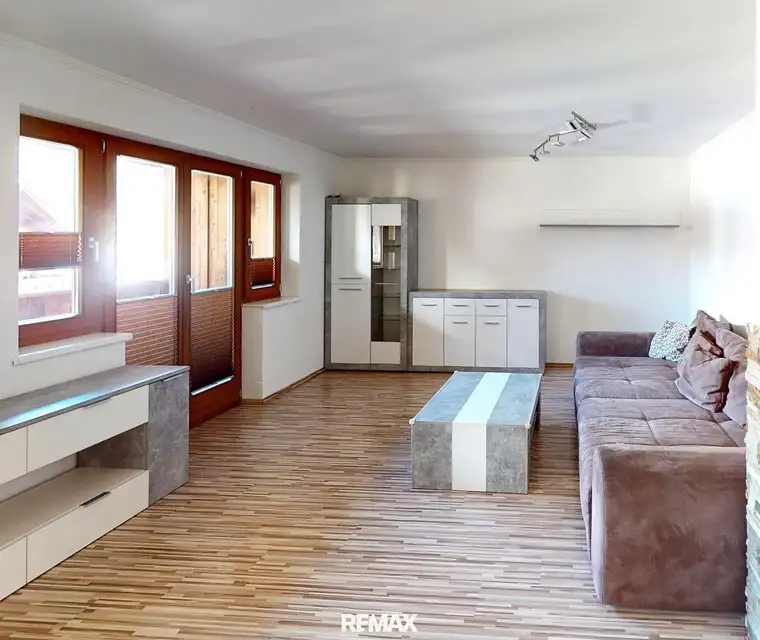 Neuer Preis!! Familienfreundliche 4-Zimmer-Wohnung in naturnaher Lage!