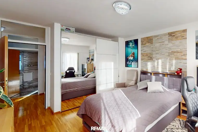 Modernisierte 4-Zimmerwohnung mit malerischer Aussicht in Wenns!