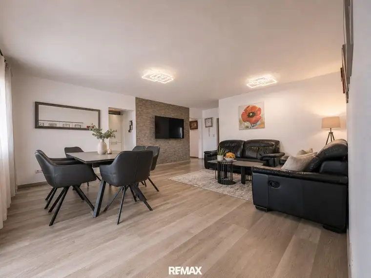 Modern wohnen in Telfs: 4-Zimmer-Wohnung mit sonnigem Balkon &amp; Duplexgarage
