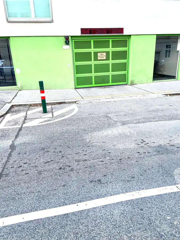 STAPELPARKPLATZ 1180 Wien , SCHUMANNGASSE 16 , Gehbereich AKH