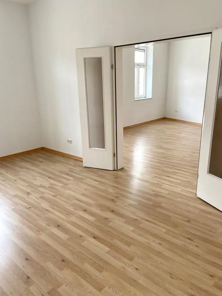 PROVISIONSFREI moderne unbefristete 4-Zimmer-Wohnung in bester zentraler Lage U 4 Nähe