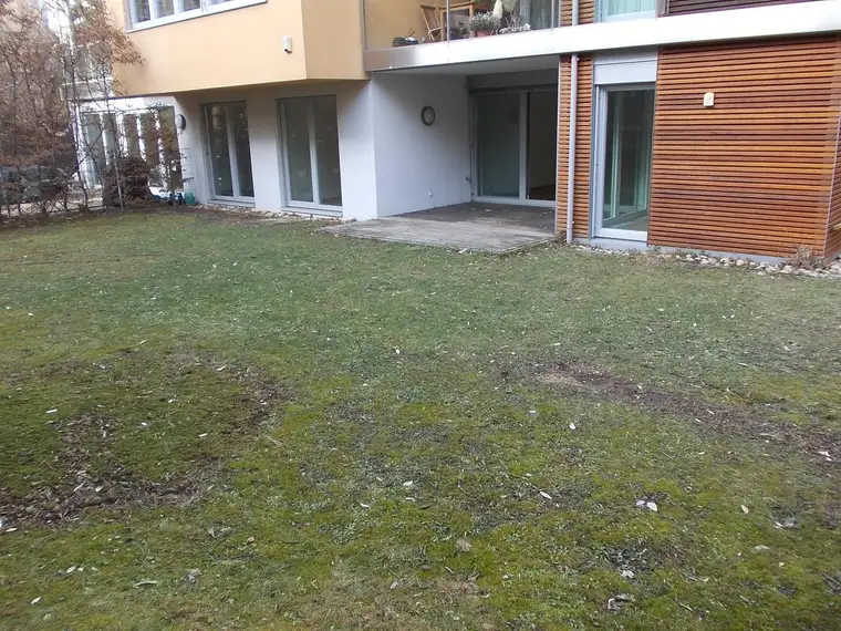 Auhofstraße "Parkresidenz ALT HIETZING" 3-Zimmer-Eigentumswohnung gut vermietet bis 04/2029 mit 18 m2 großer Terrasse 298 m2 Eigengarten und Tiefgaragenplatz (Fitnessraum, Sauna) U 4 Nähe